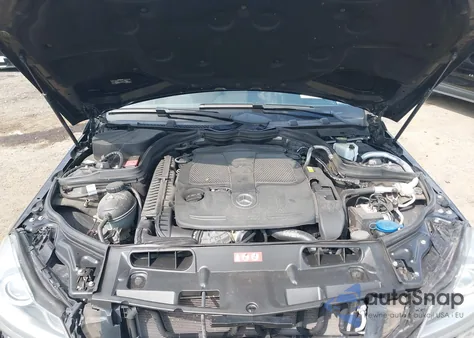 2013 Mercedes-Benz C 300 Luxury 4Matic/Sport 4Matic z USA, uszkodzony, nr VIN WDDGF8AB3DR284534